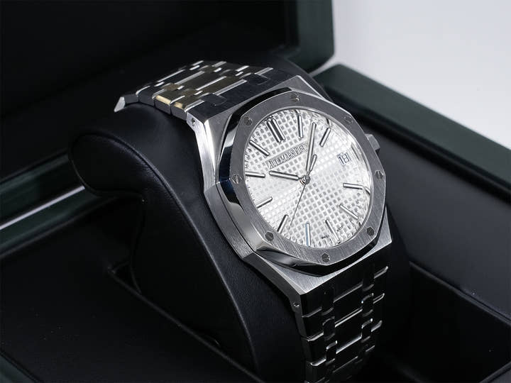 オーデマピゲ ロイヤルオーク Ref.15510ST.OO.1320ST.08 ステンレススチール シルバー文字盤 美中古 a8c2ourv
