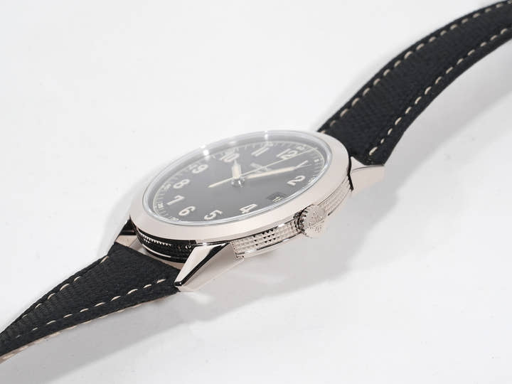 パテックフィリップ カラトラバ Ref.5226G-001 ホワイトゴールド ブラックグラデーションのテクスチャード ラック アントラサイト文字盤 中古 x2wrb2zm