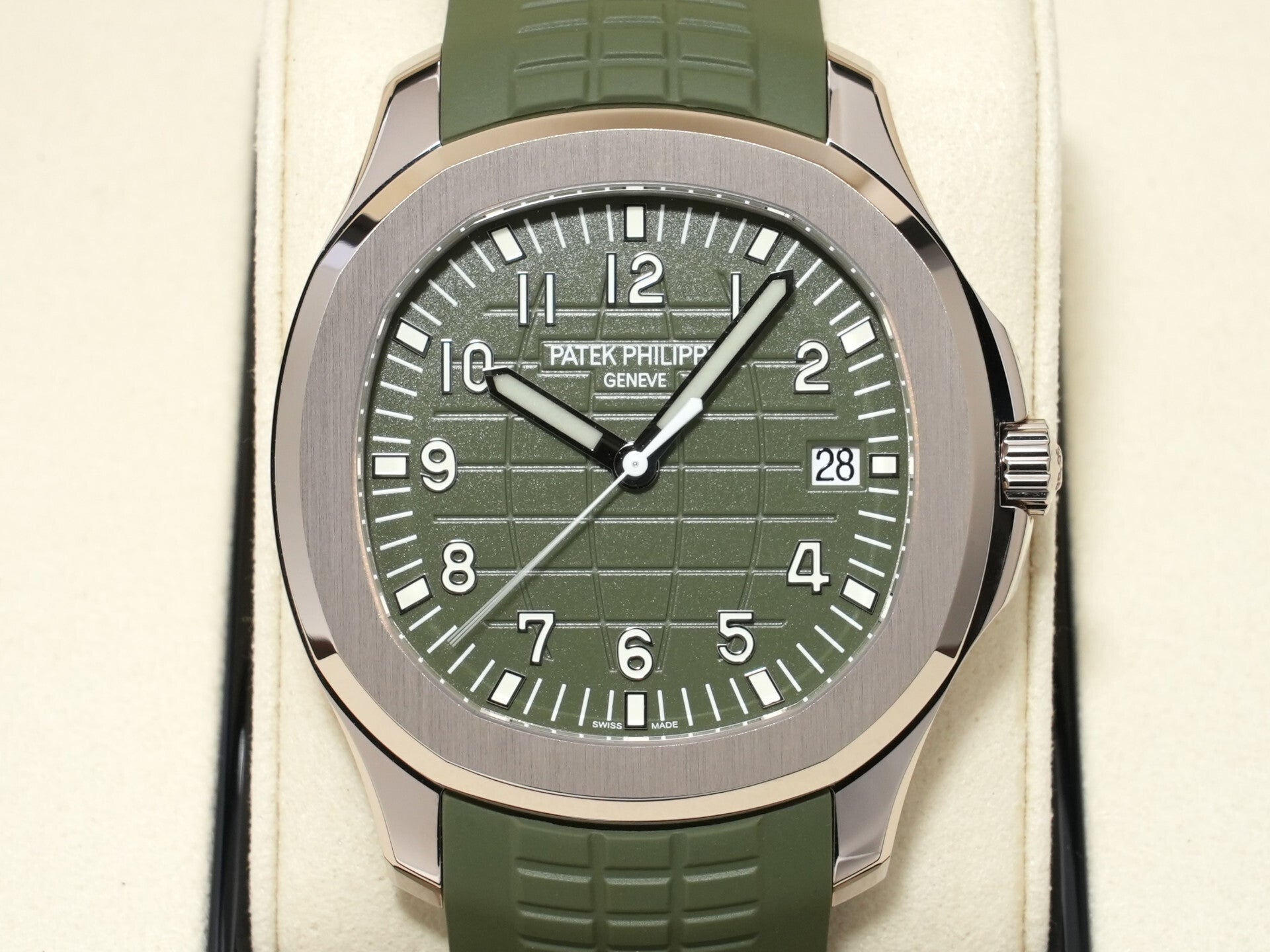 パテックフィリップ アクアノート Ref.5168G-010 ホワイトゴールド カーキグリーン文字盤 未使用 79xrg7ue