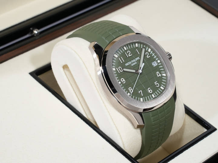 パテックフィリップ アクアノート Ref.5168G-010 ホワイトゴールド カーキグリーン文字盤 未使用 79xrg7ue