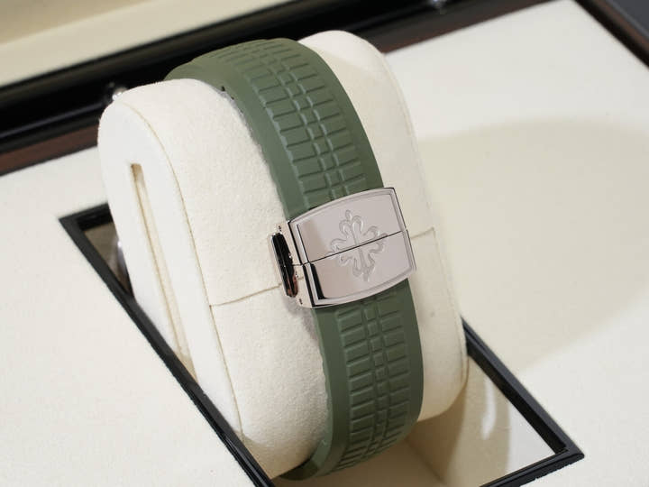 パテックフィリップ アクアノート Ref.5168G-010 ホワイトゴールド カーキグリーン文字盤 未使用 79xrg7ue