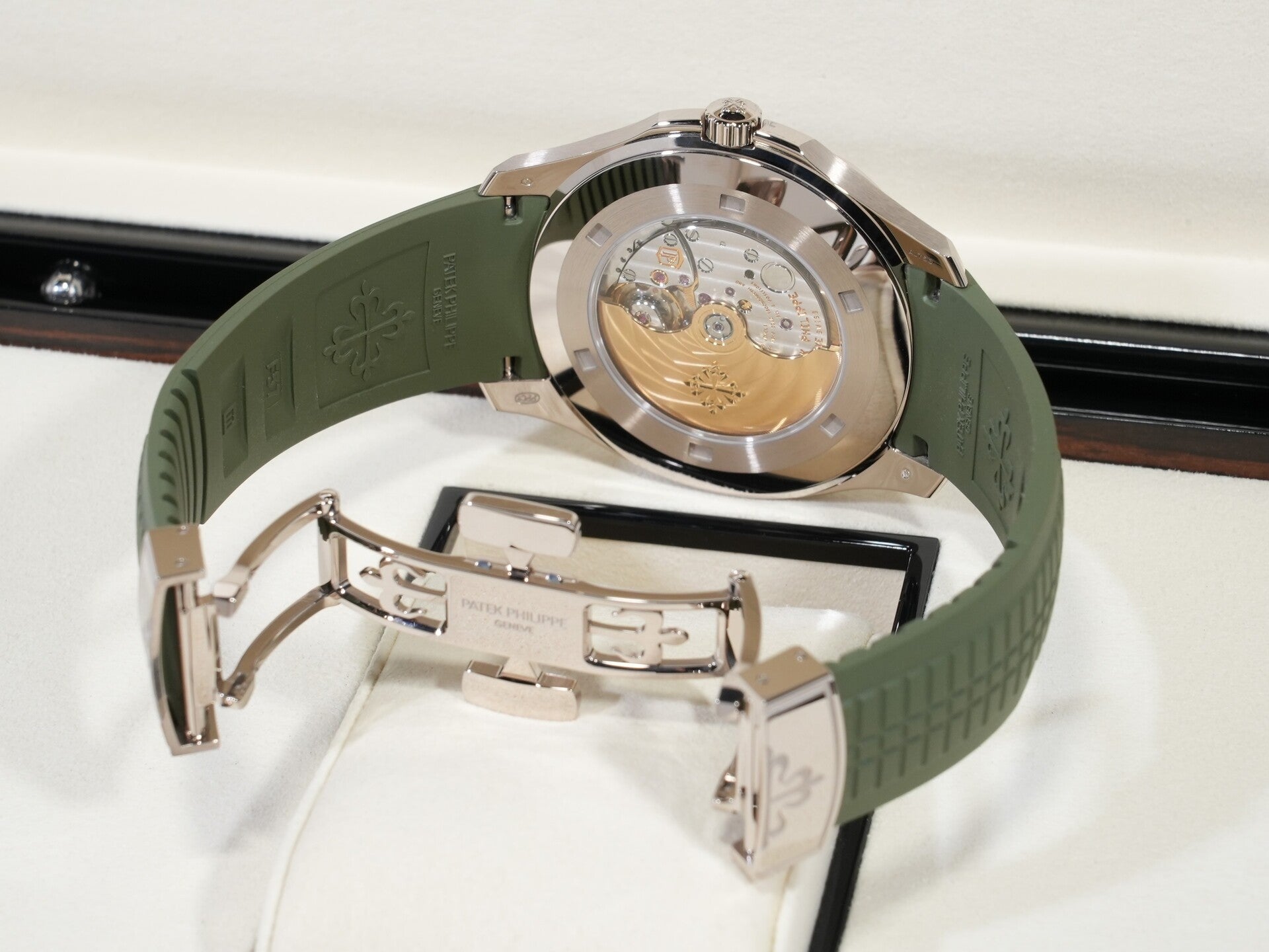 パテックフィリップ アクアノート Ref.5168G-010 ホワイトゴールド カーキグリーン文字盤 未使用 79xrg7ue