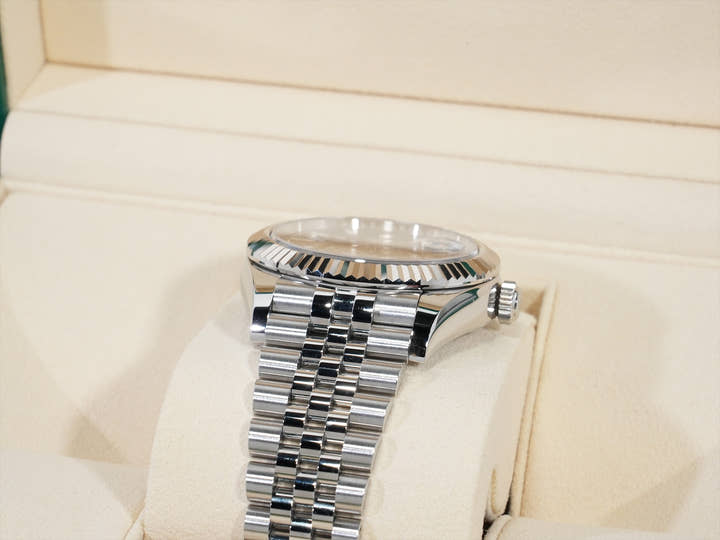 ロレックス スカイドゥエラー Ref.326934 ステンレススチール/ホワイトゴールド ブラック文字盤 ジュビリーブレスレット 中古 zk7jigad