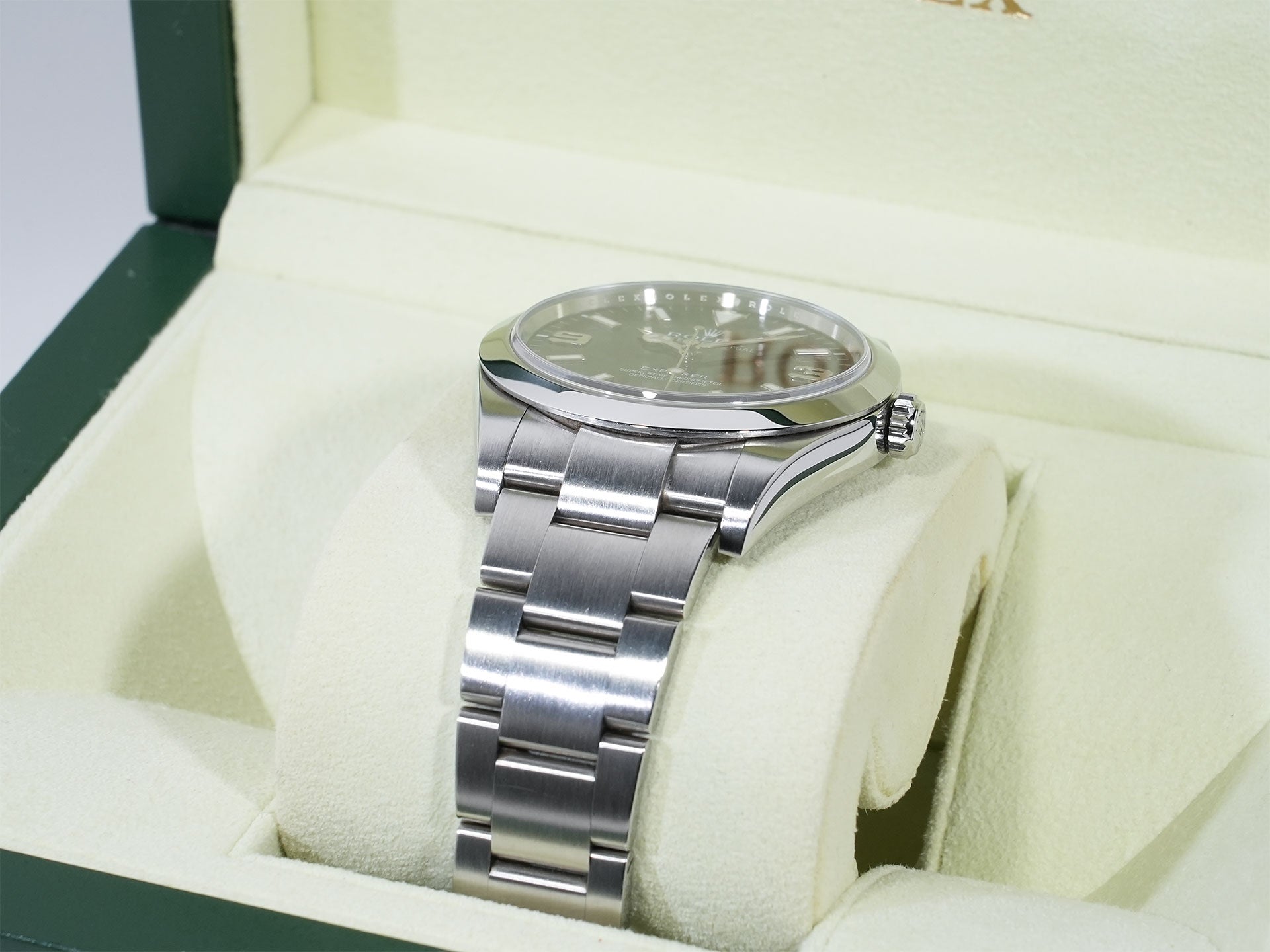 ロレックス エクスプローラーI 鏡面ブラックアウト Ref.214270 ステンレススチール ブラック文字盤 オイスターブレスレット 中古 egy3gcvh