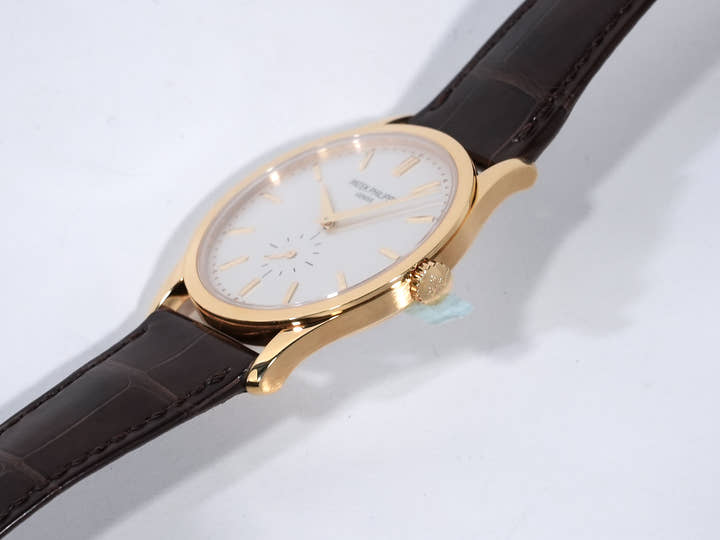パテックフィリップ カラトラバ Ref.5196J-001 イエローゴールド シルバー文字盤 中古 unvovk5v