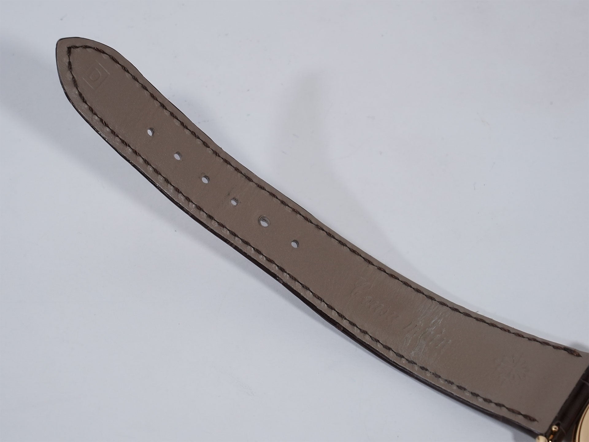 パテックフィリップ カラトラバ Ref.5196J-001 イエローゴールド シルバー文字盤 中古 unvovk5v