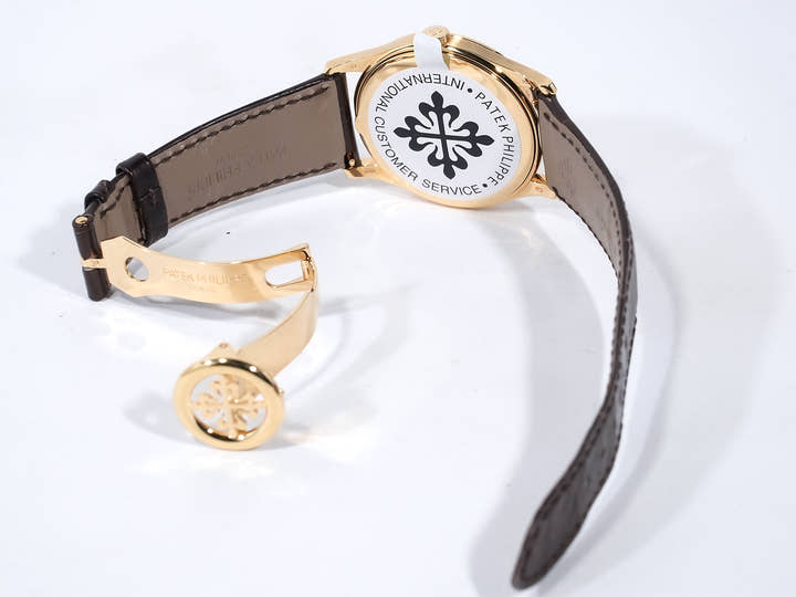 パテックフィリップ カラトラバ Ref.5196J-001 イエローゴールド シルバー文字盤 中古 unvovk5v