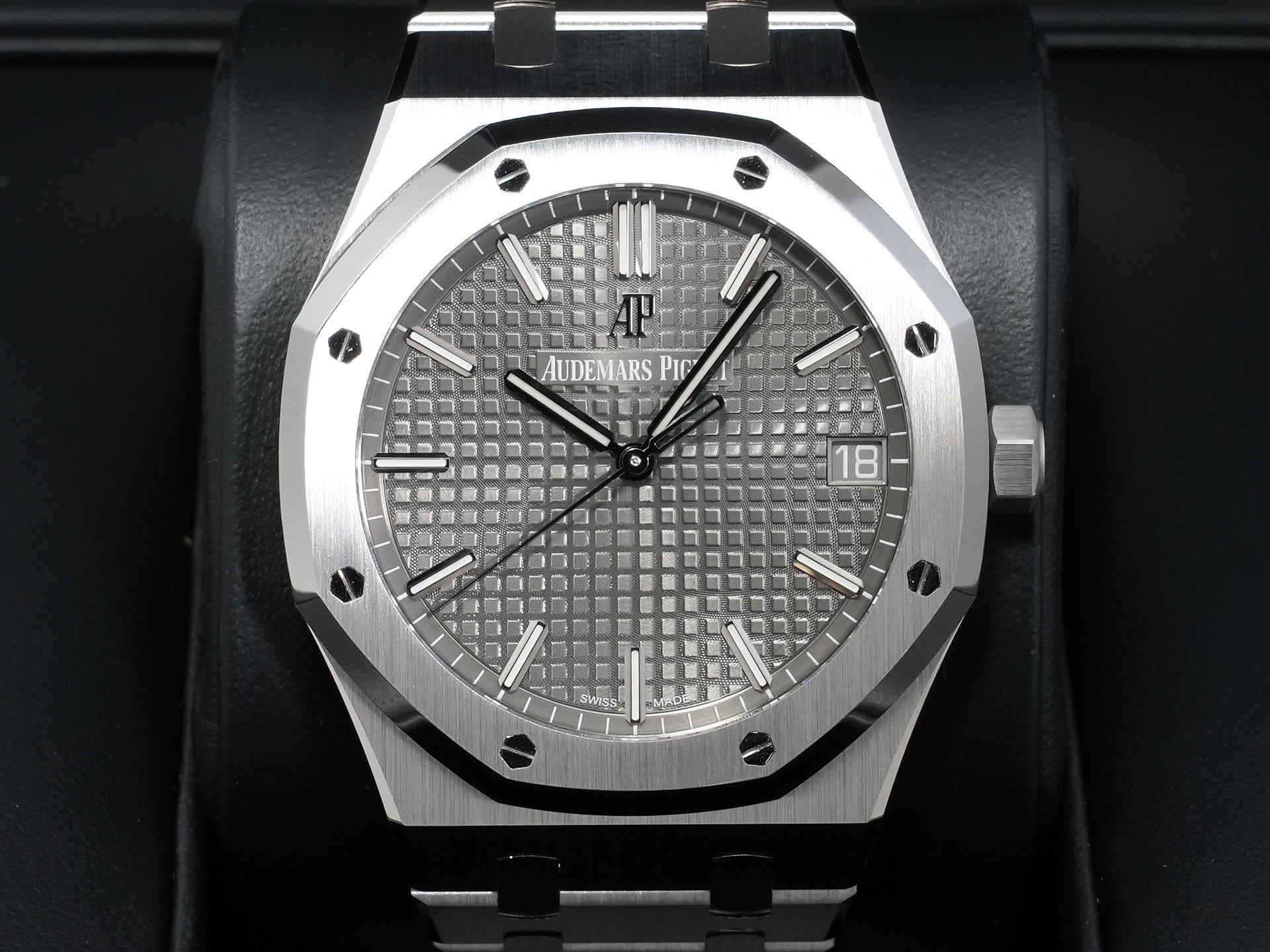 オーデマピゲ ロイヤルオーク Ref.15500ST.OO.1220ST.02 ステンレススチール スレートグレー文字盤 中古 ivuoba53