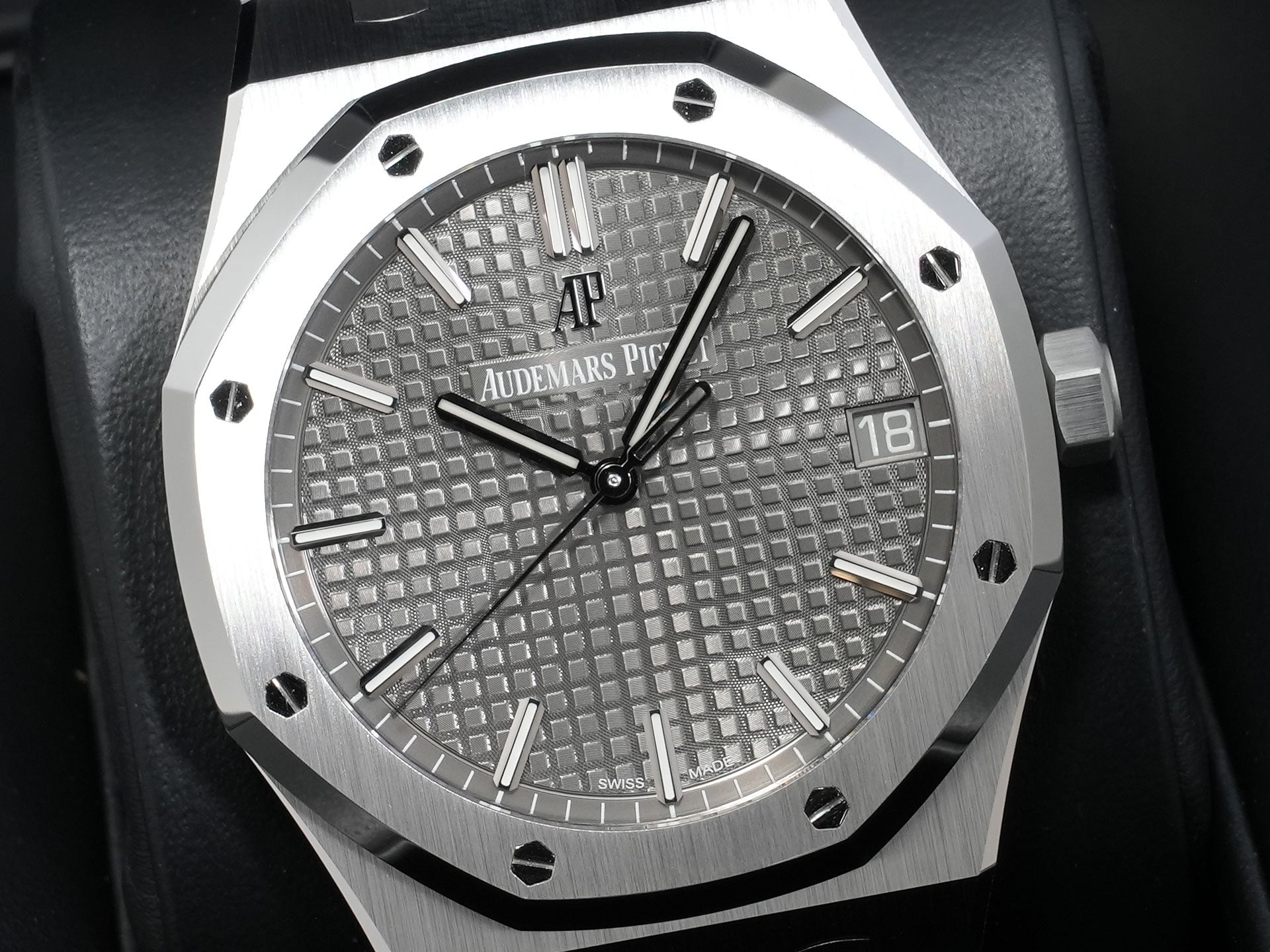 オーデマピゲ ロイヤルオーク Ref.15500ST.OO.1220ST.02 ステンレススチール スレートグレー文字盤 中古 ivuoba53