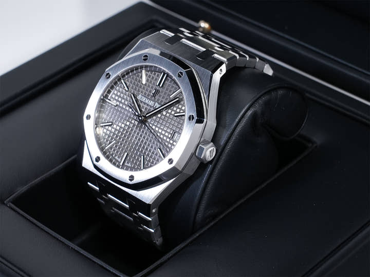 オーデマピゲ ロイヤルオーク Ref.15500ST.OO.1220ST.02 ステンレススチール スレートグレー文字盤 中古 ivuoba53