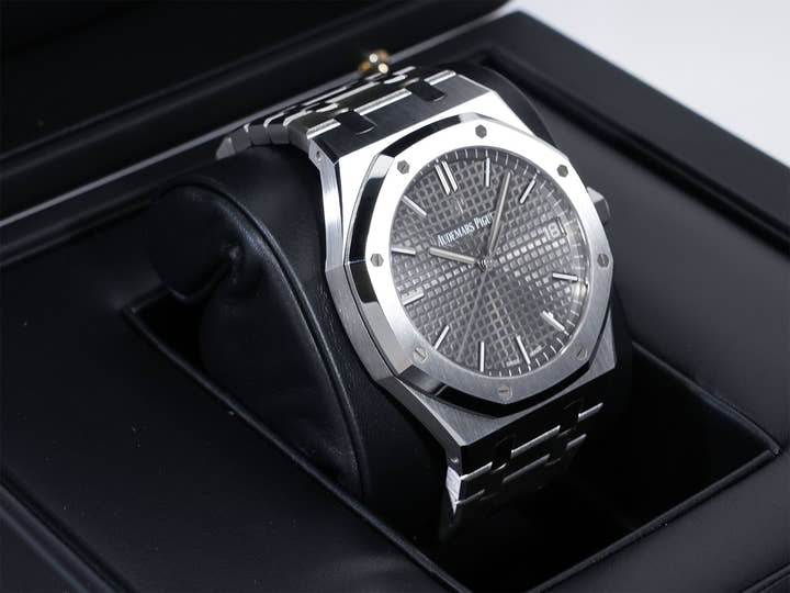 オーデマピゲ ロイヤルオーク Ref.15500ST.OO.1220ST.02 ステンレススチール スレートグレー文字盤 中古 ivuoba53