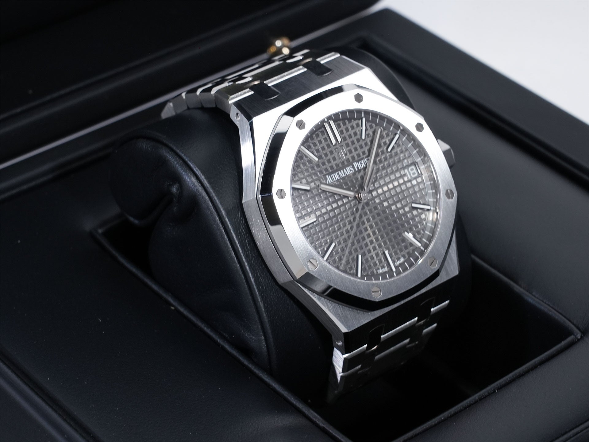 オーデマピゲ ロイヤルオーク Ref.15500ST.OO.1220ST.02 ステンレススチール スレートグレー文字盤 中古 ivuoba53