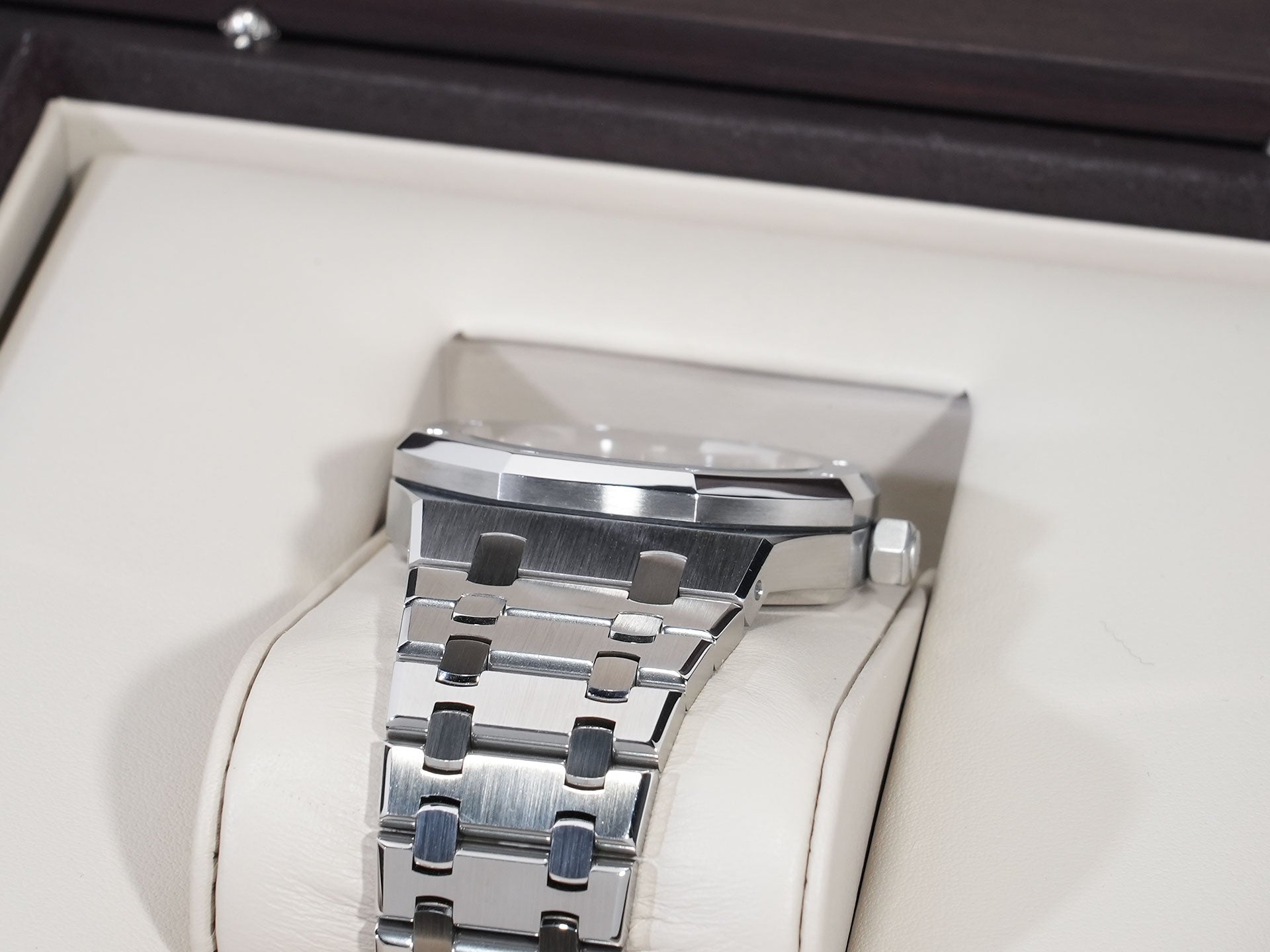 オーデマピゲ ロイヤルオーク デュアルタイム Ref.26120ST.OO.1220ST.02 ステンレススチール ブルー文字盤 中古 z8v8p3er