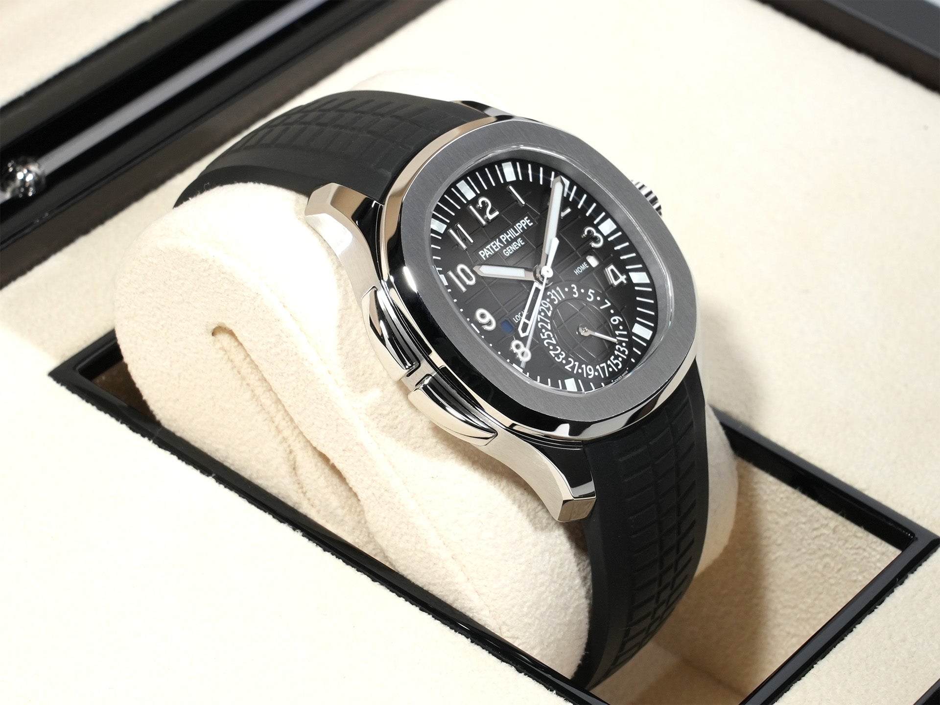 パテックフィリップ アクアノート トラベルタイム Ref.5164A-001 ステンレススチール ブラック文字盤 未使用 pao6xoyr