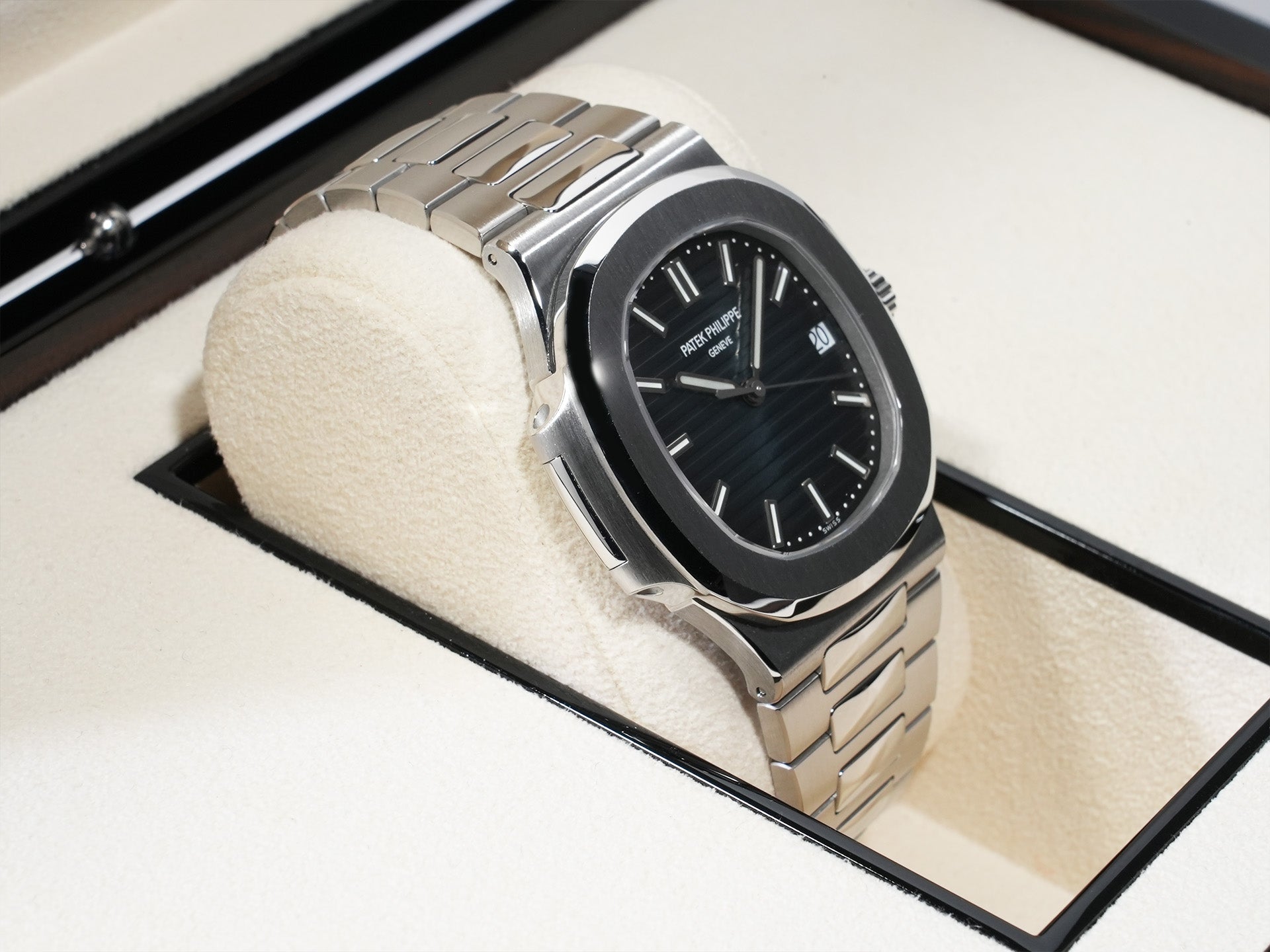 パテックフィリップ ノーチラス Ref.5711/1A-010 ステンレススチール ブルー文字盤 美中古 rcw9zgxt