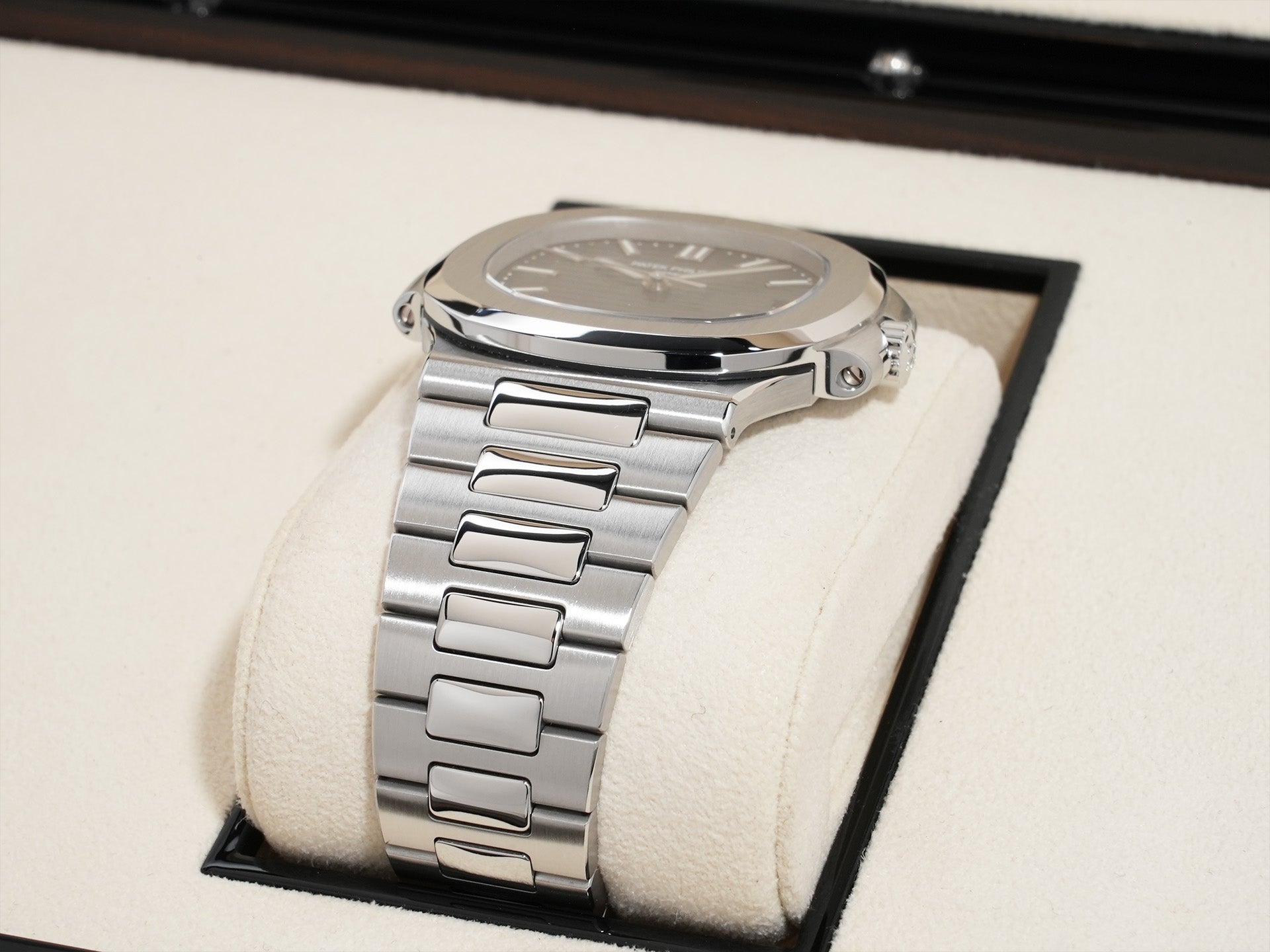 パテックフィリップ ノーチラス Ref.5711/1A-010 ステンレススチール ブルー文字盤 美中古 rcw9zgxt