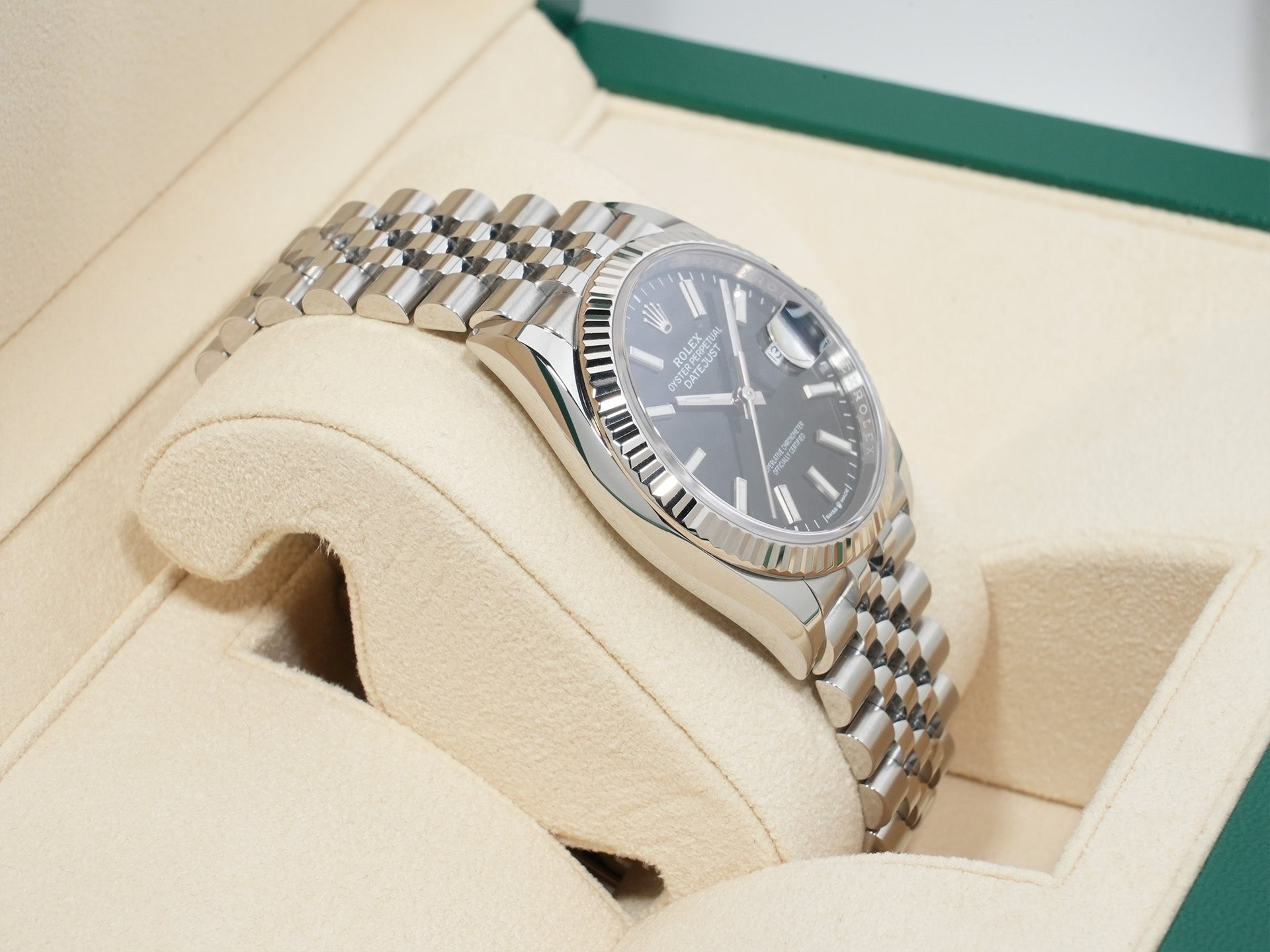 ロレックス デイトジャスト36 Ref.126234 ステンレススチール/ホワイトゴールド ブラック文字盤 ジュビリーブレスレット 美中古 azsb5q6b