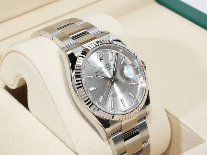 ロレックス デイトジャスト36 Ref.126234 ステンレススチール/ホワイトゴールド シルバー文字盤 オイスターブレスレット 未使用 bsobvtbh