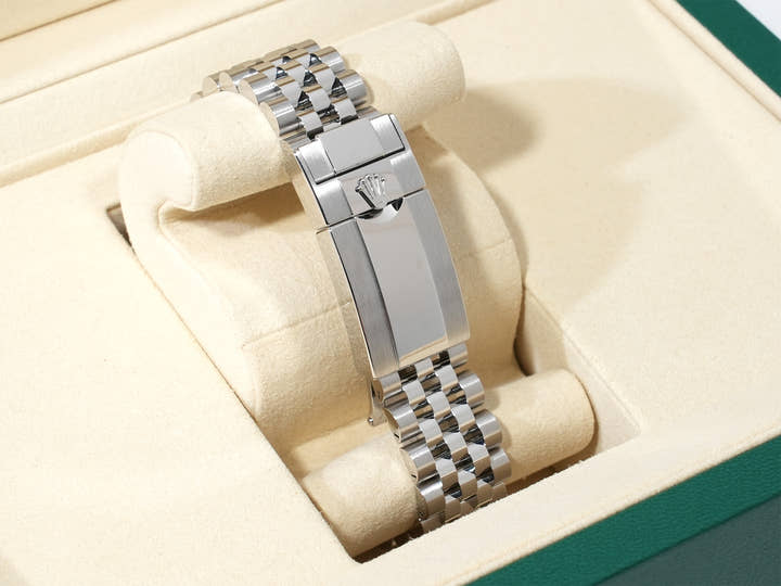 Rolex GMT-Master II Ref. 126710GRNR Stainless Steel Black Dial Jubilee Bracelet Unworn tcrwbtve