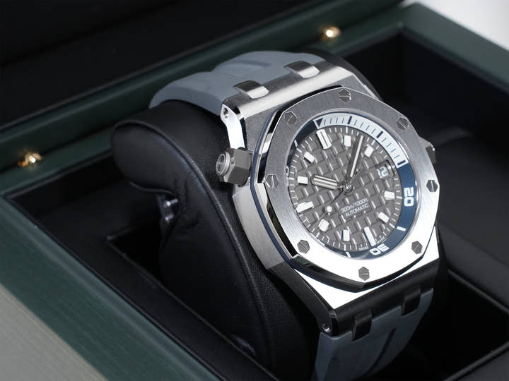 オーデマピゲ ロイヤルオーク オフショア ダイバー Ref.15720ST.OO.A009CA.01 ステンレススチール グレー文字盤 美品 g882pkfp