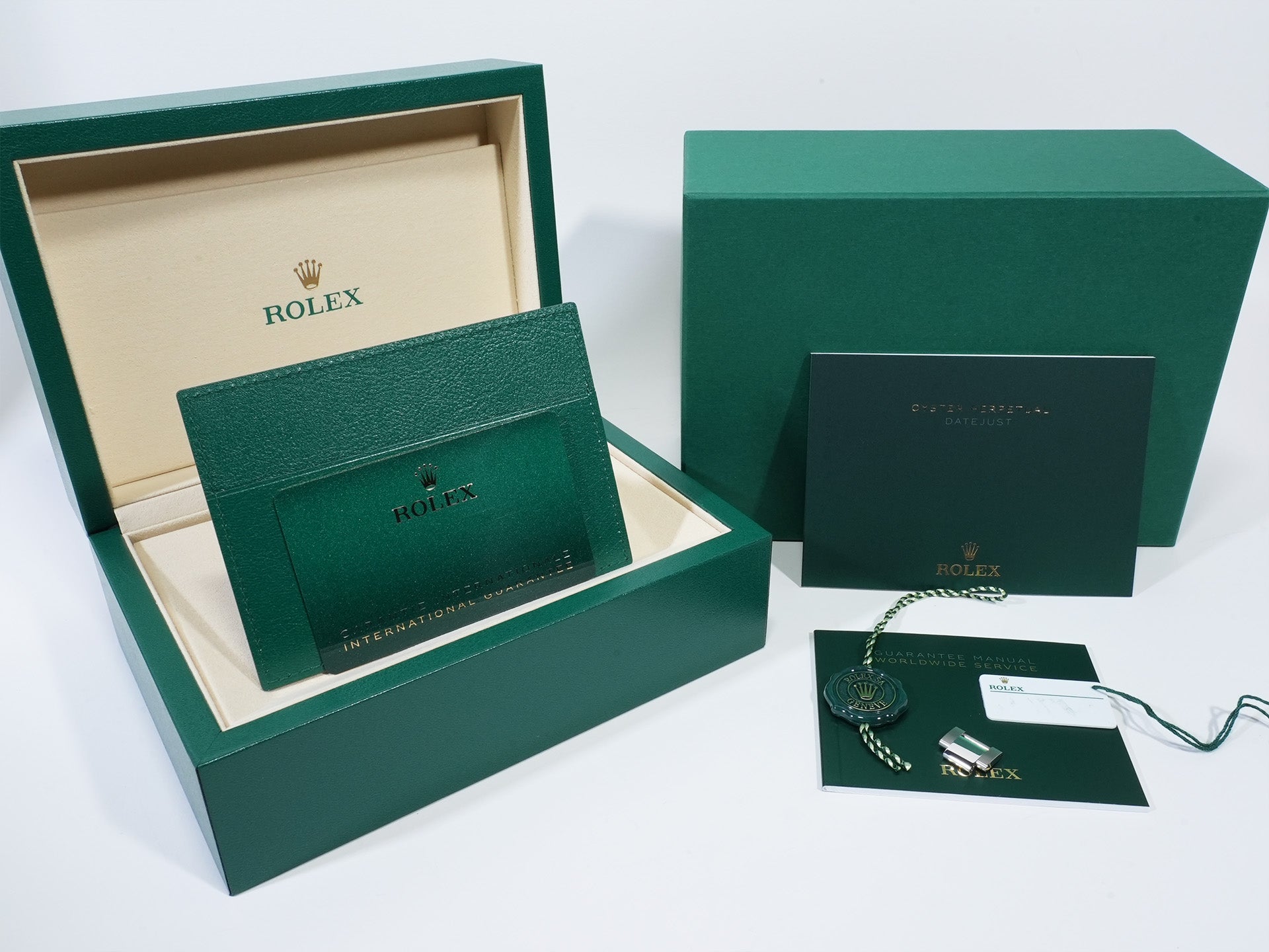 Rolex Datejust 41 Ref. 126300 Stainless Steel White Dial Oyster Bracelet Unused vicxq3un