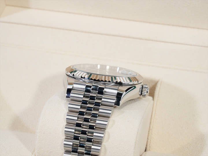 Rolex Sky-Dweller Ref.336934 Stainless Steel/White Gold Mint Green Dial Jubilee Bracelet Excellent Condition uz6k9xon