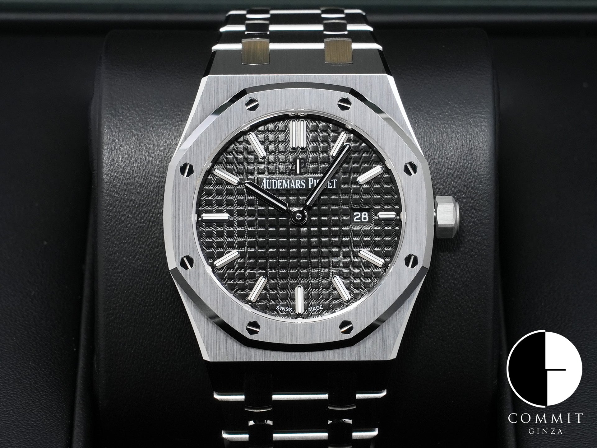 オーデマピゲ ロイヤルオーク クォーツ Ref.67650ST.OO.1261ST.01-A ステンレススチール ブラック文字盤 未使用 hs9d2peq