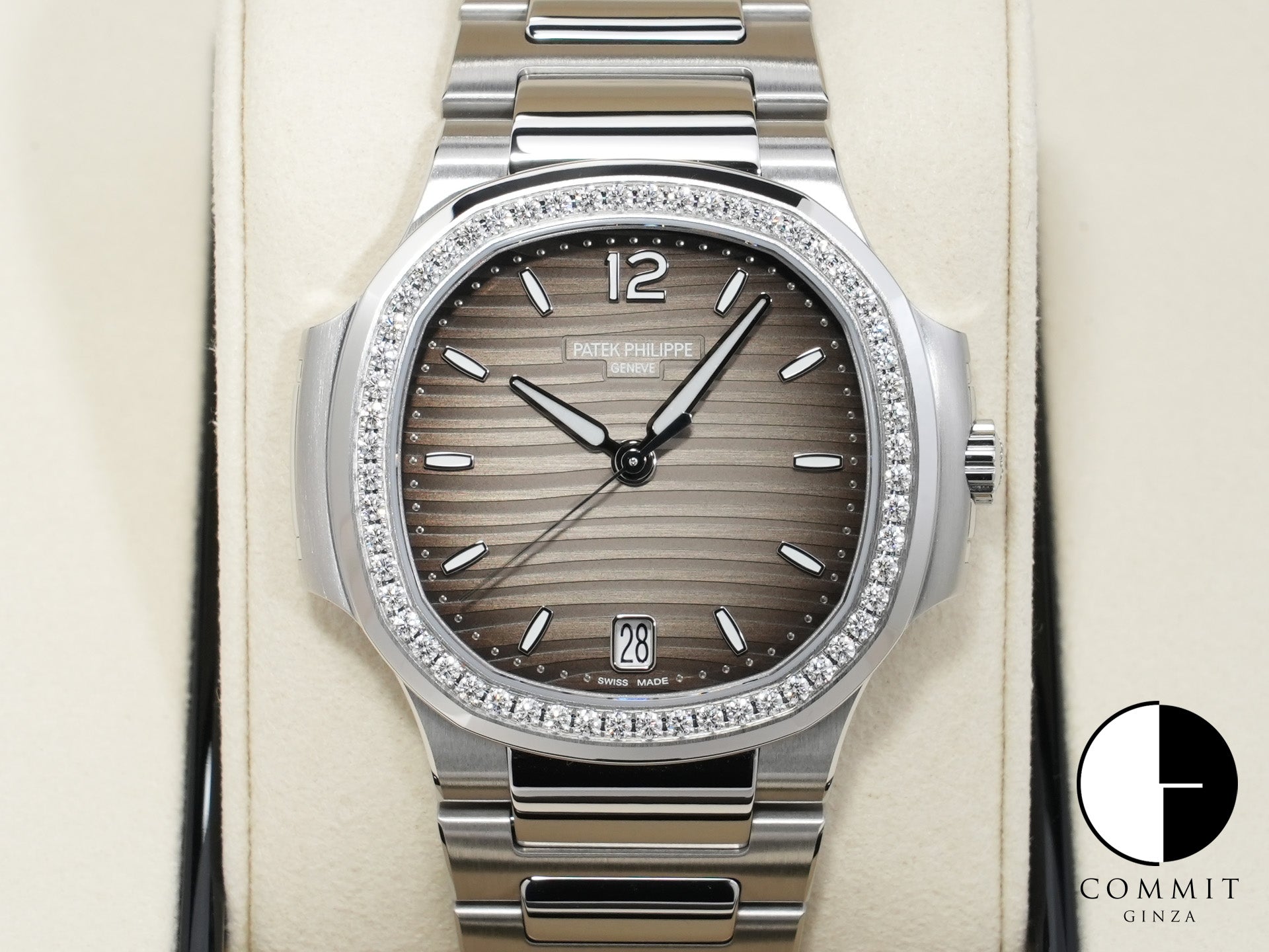 パテックフィリップ ノーチラス Ref.7118/1200A-011 ステンレススチール グレーオパーリン文字盤 未使用 ot7h2q23