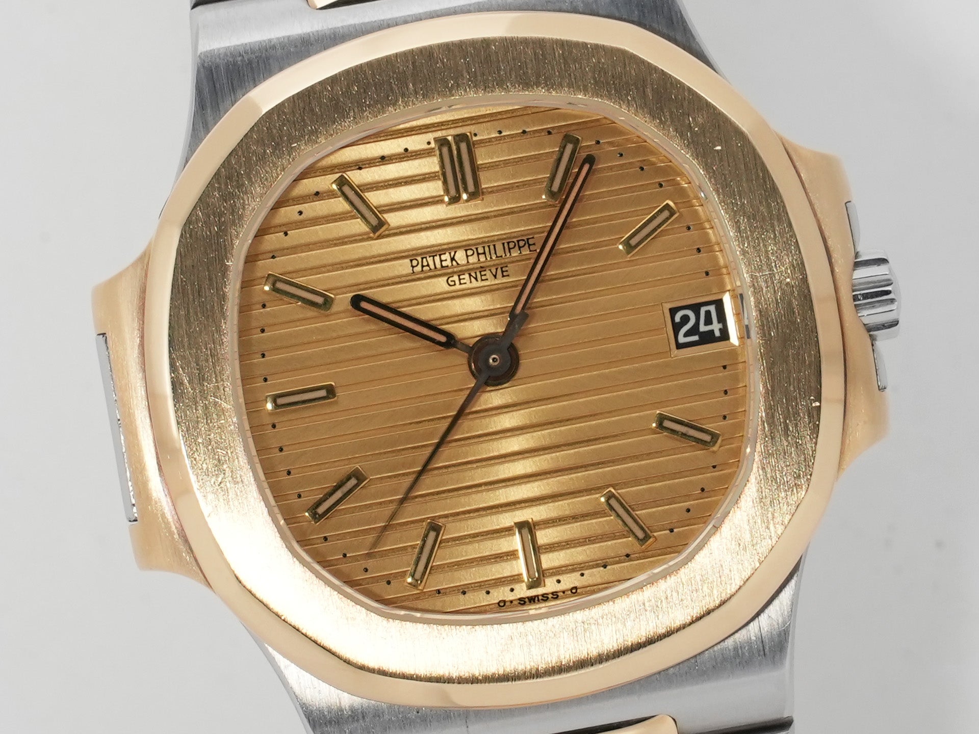 Patek Philippe Nautilus Ref. 3800/1JA Stainless Steel/Yellow Gold Champagne Dial Used c57cxbmq