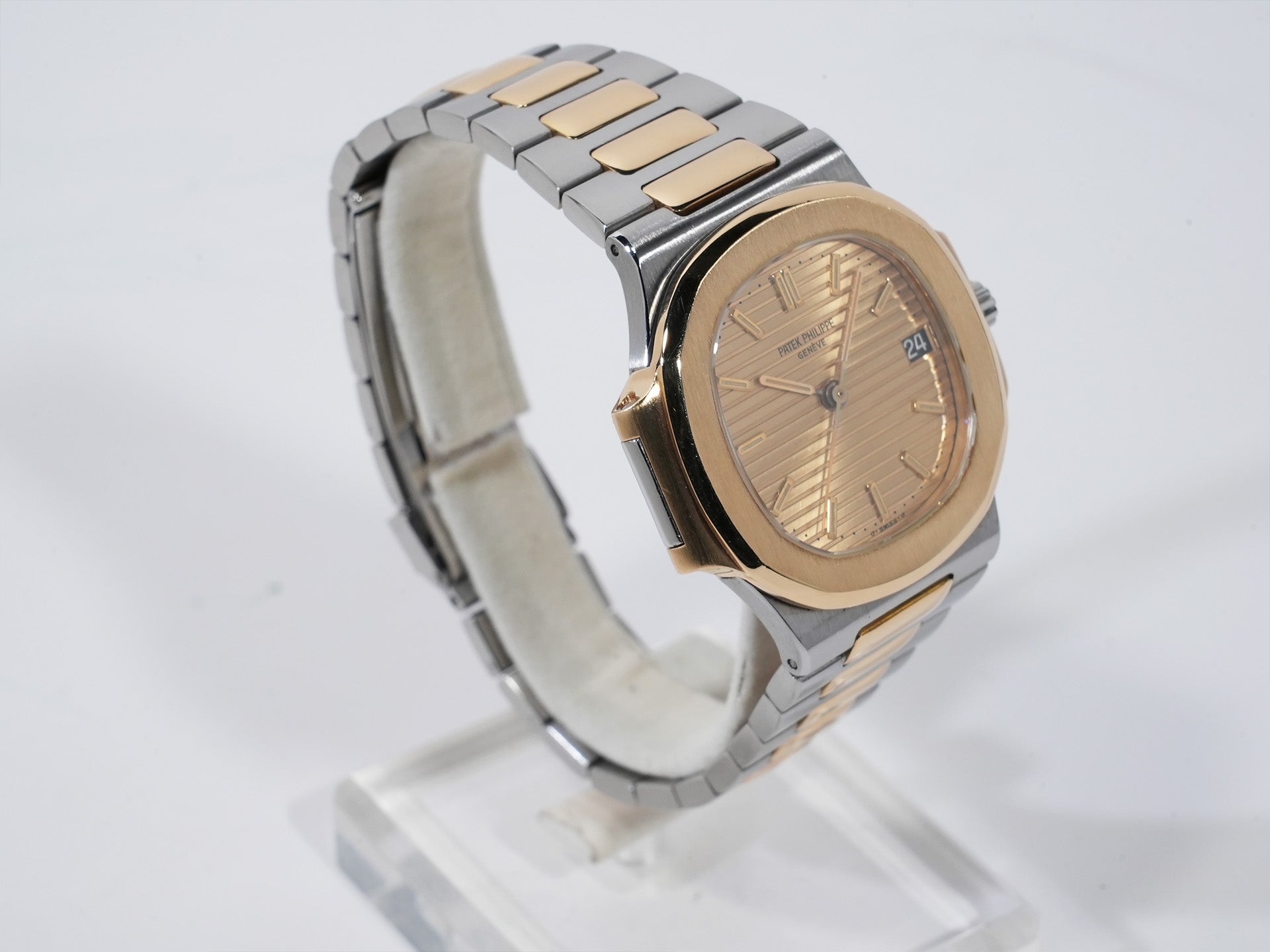 Patek Philippe Nautilus Ref. 3800/1JA Stainless Steel/Yellow Gold Champagne Dial Used c57cxbmq