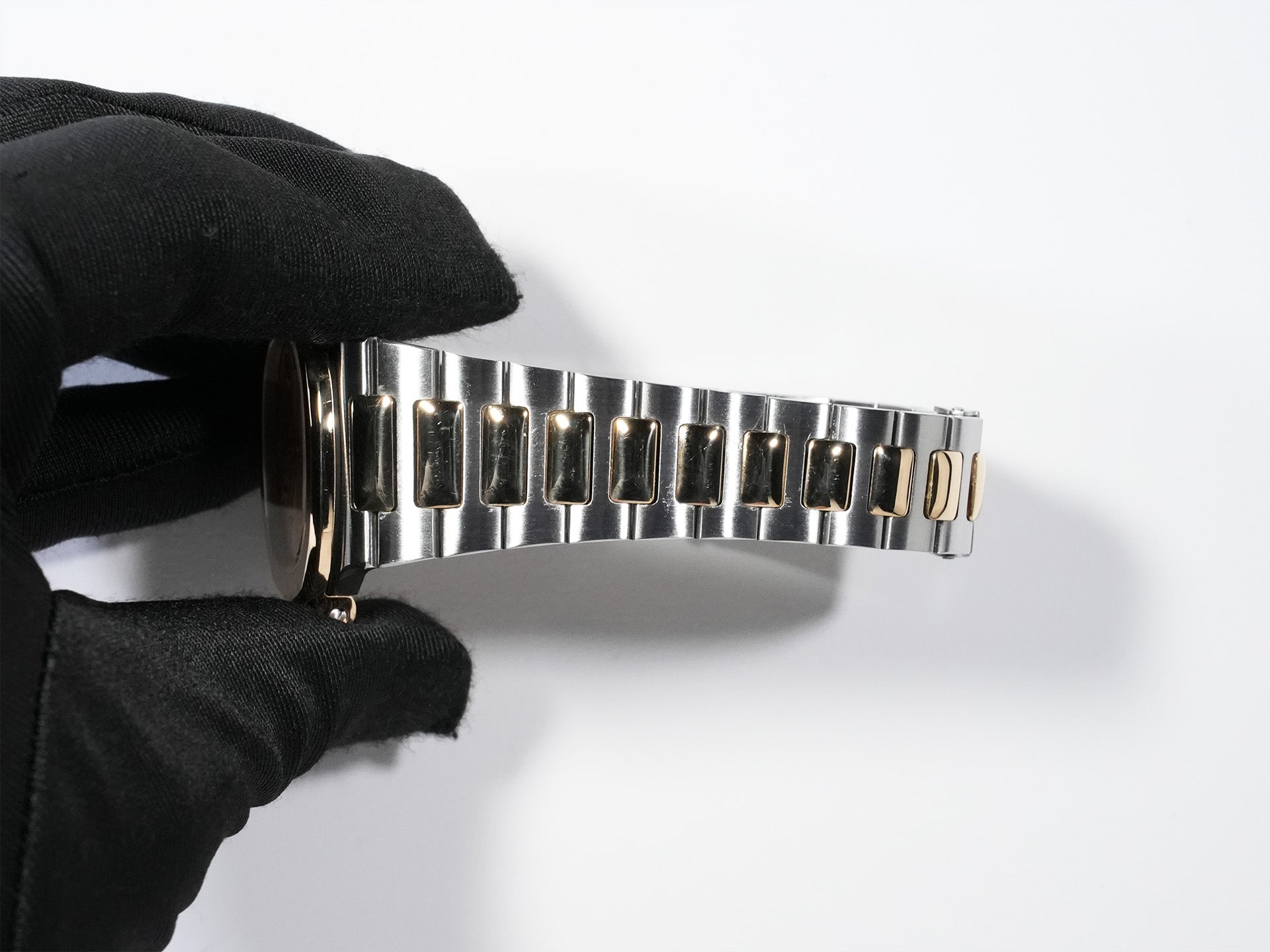 Patek Philippe Nautilus Ref. 3800/1JA Stainless Steel/Yellow Gold Champagne Dial Used c57cxbmq
