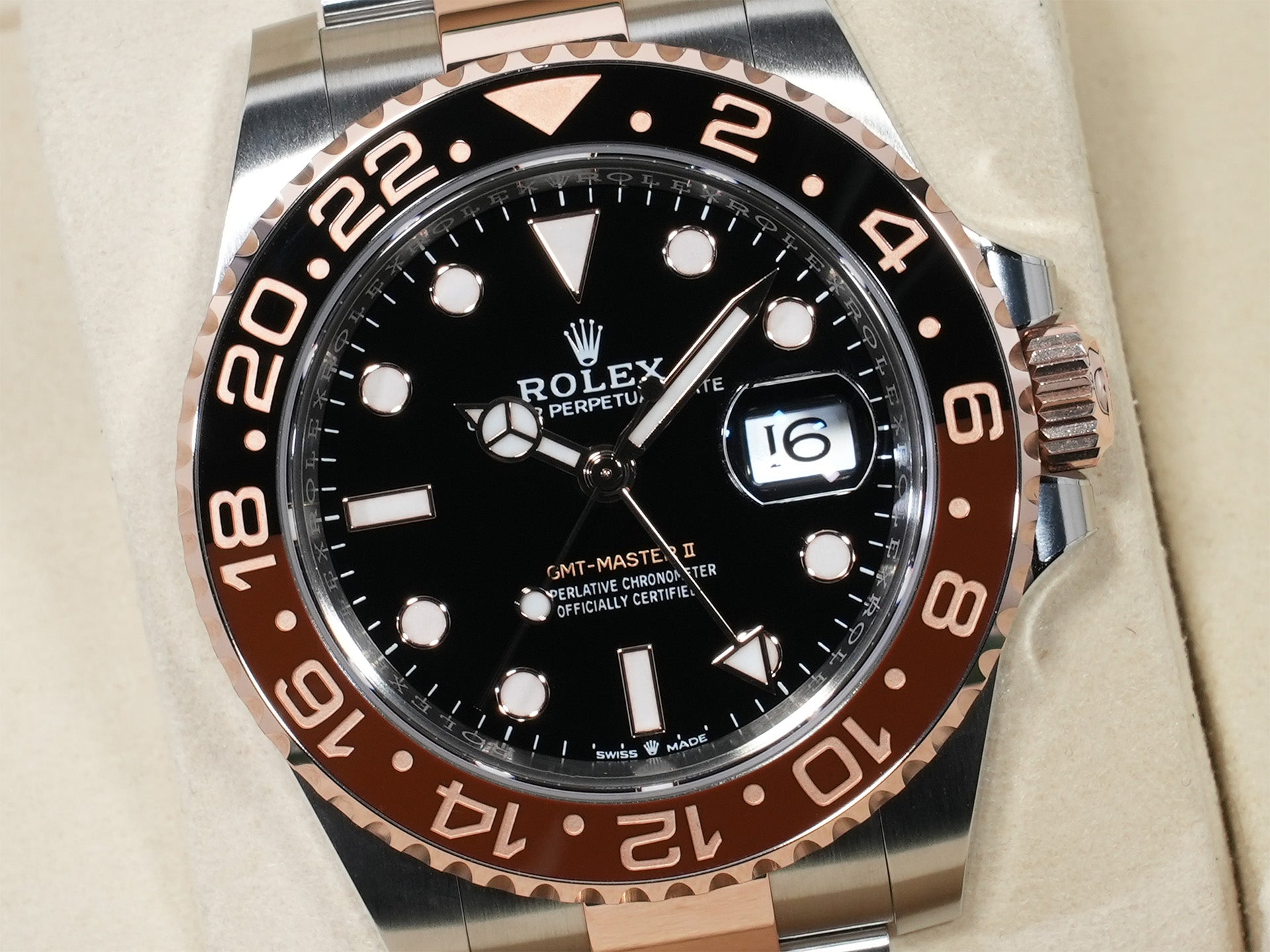 Rolex GMT-Master II Ref.126711CHNR Stainless Steel/Everose Gold Black Dial Oyster Bracelet Unused pgn4gbwy