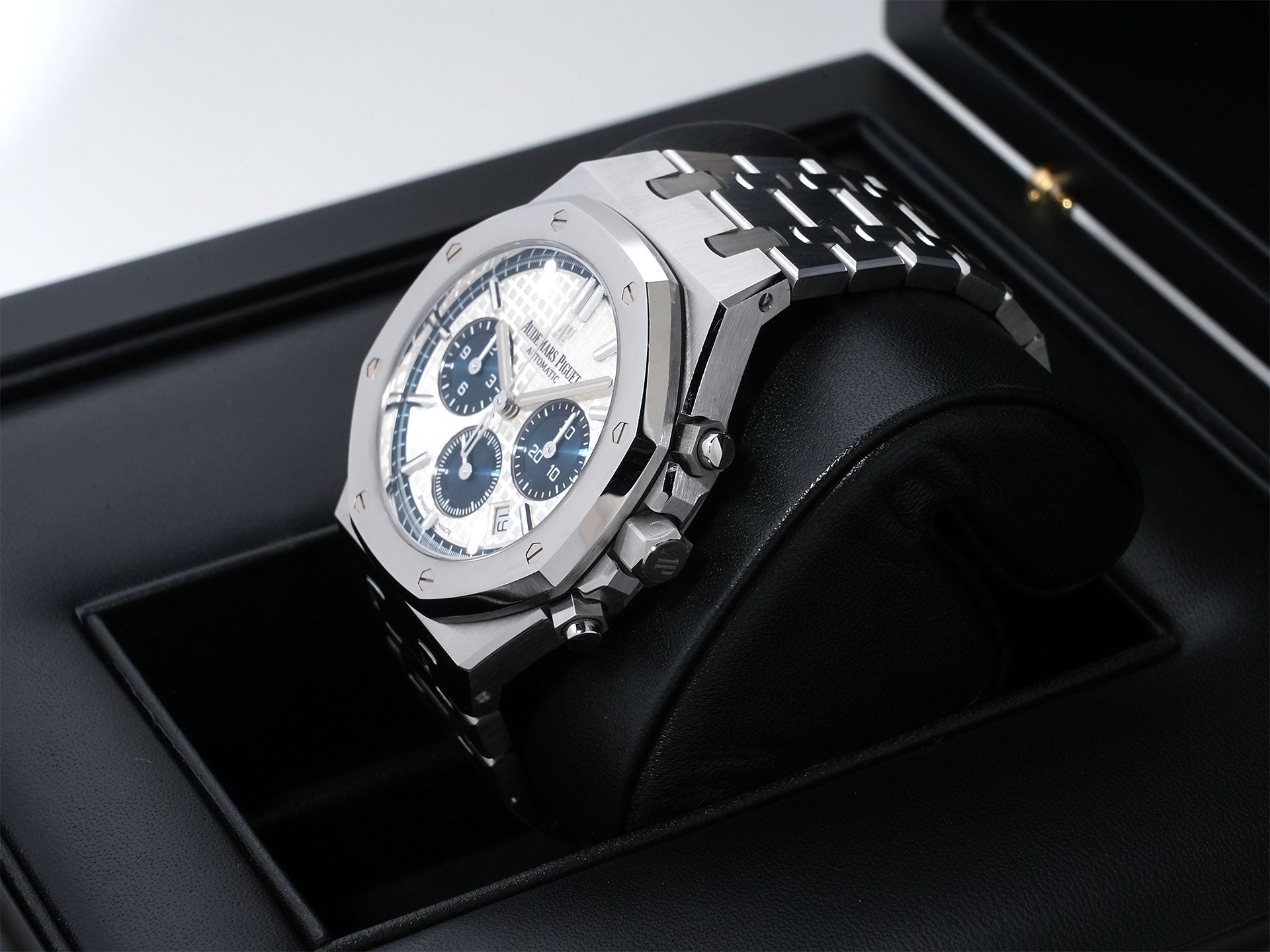 Audemars Piguet Royal Oak Chronograph Ref.26315ST.OO.1256ST.01 Stainless Steel Silver Dial Excellent Condition 8dxpsb8g