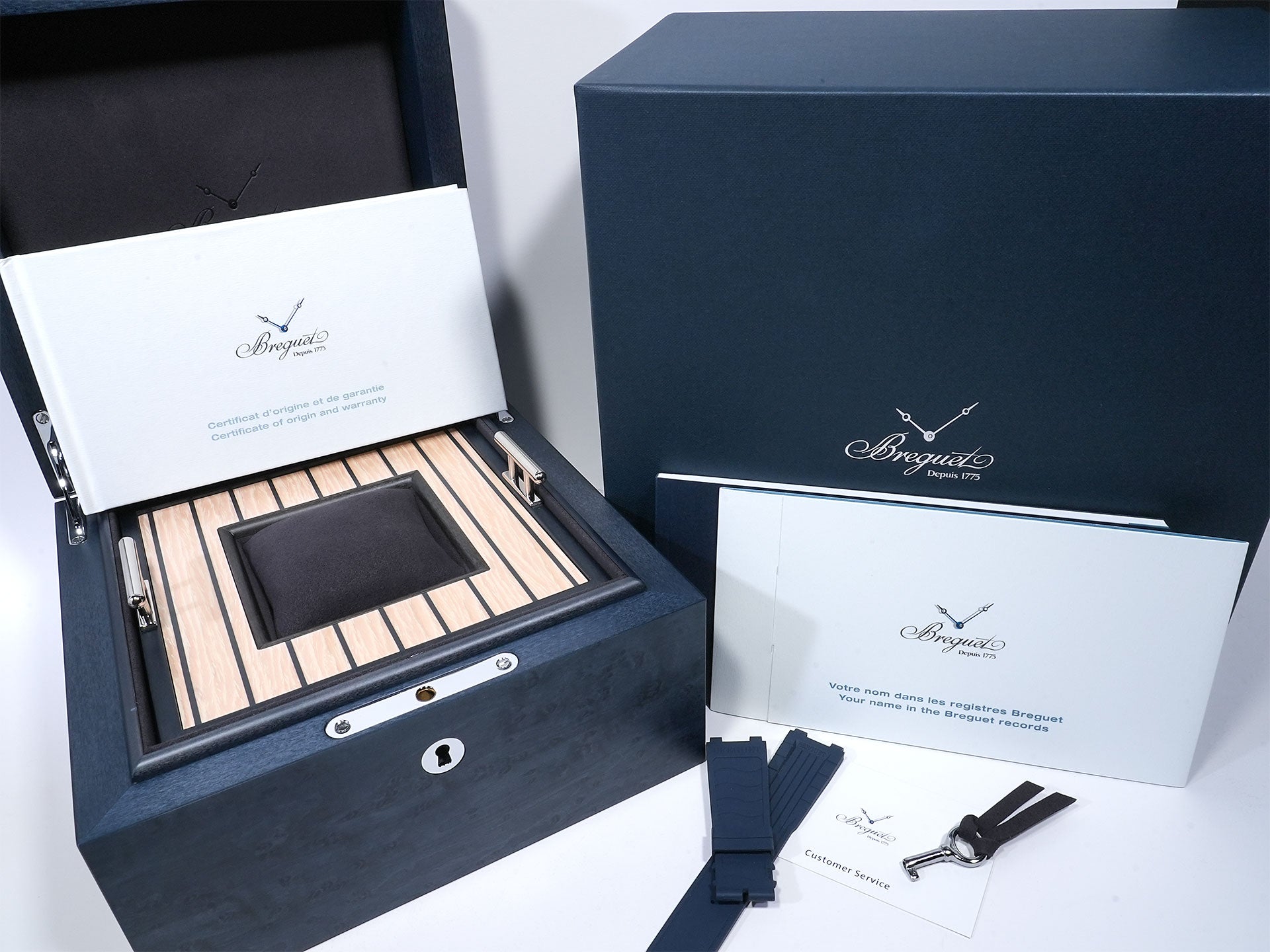 Breguet Marine Chronograph Ref.5527TI/Y1/5WV Titanium Blue Dial Excellent Condition v4fzihmv