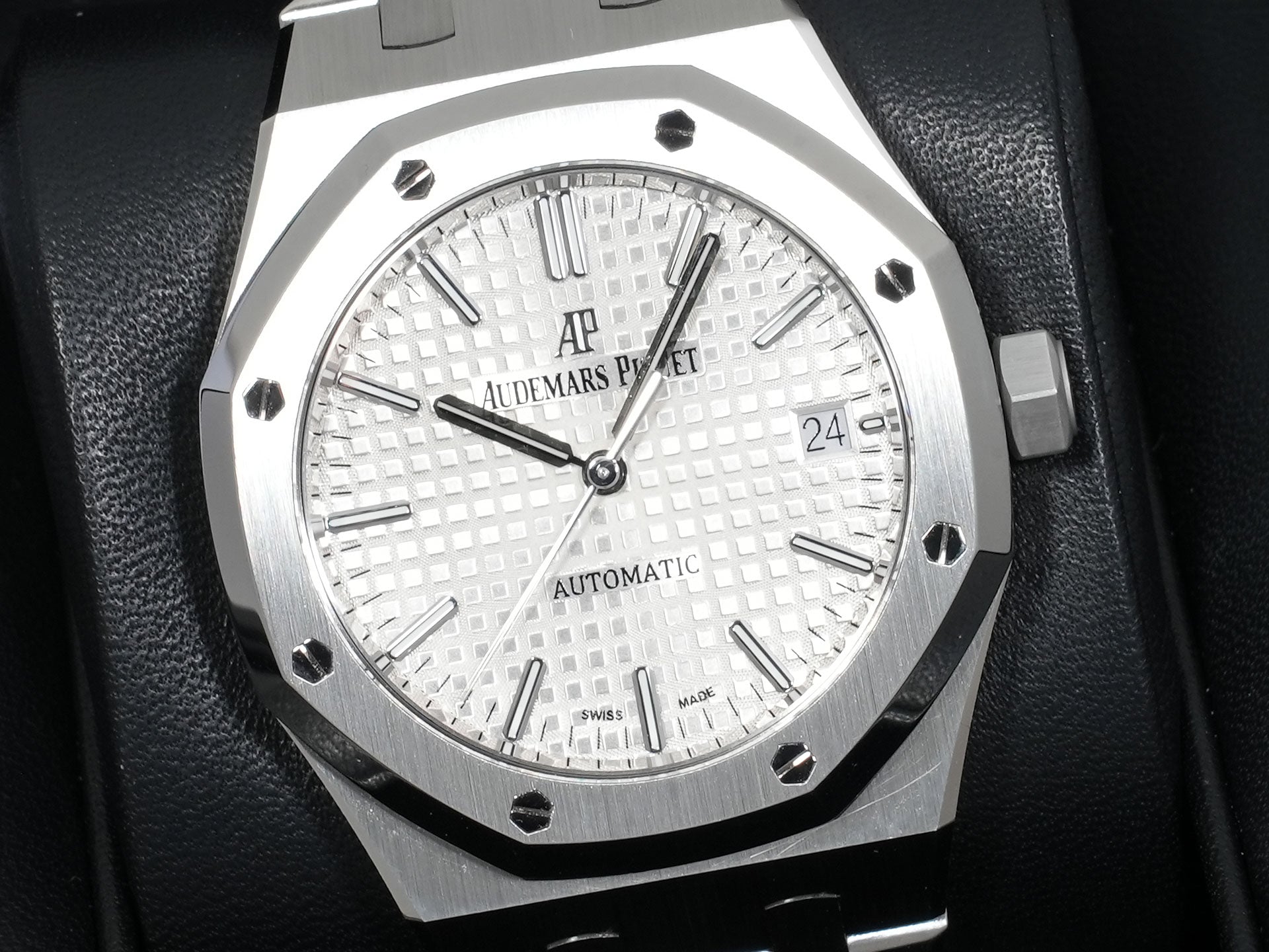 Audemars Piguet Royal Oak Ref.15450ST.OO.1256ST.01 Stainless Steel Silver Dial Excellent Condition 3bzmjgaa