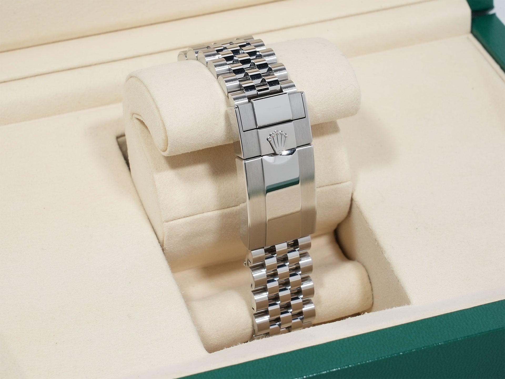 Rolex GMT-Master II Ref. 126710BLRO Stainless Steel Black Dial Jubilee Bracelet Used eekvujfa