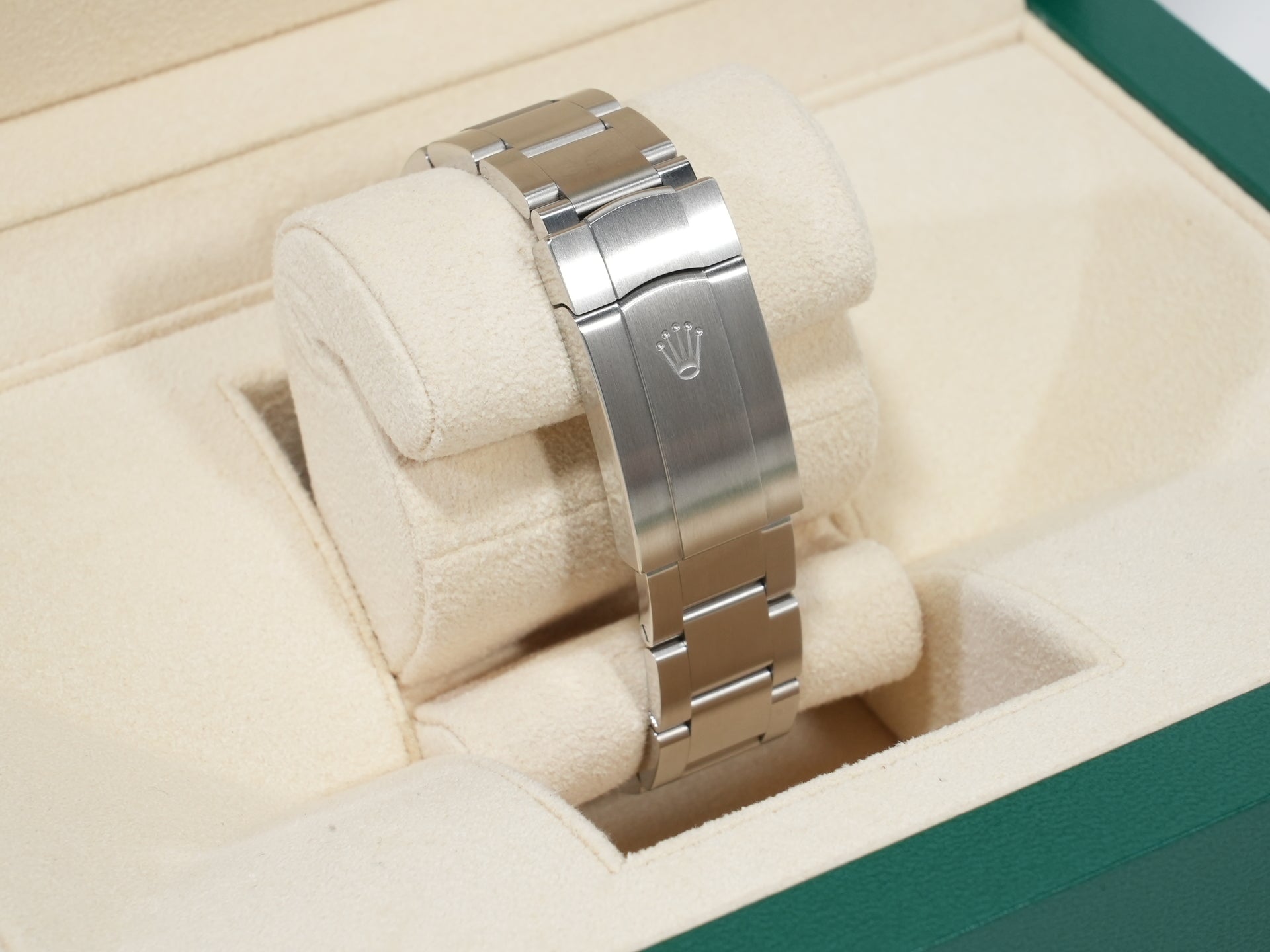 Rolex Oyster Perpetual 36 Ref. 126000 Stainless Steel Green Dial Used - Excellent xgutjnuk