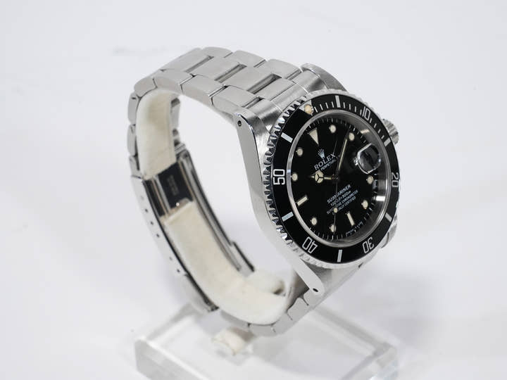 Rolex Submariner Date Ref. 16610 Stainless Steel Black Dial Used ix274fpa