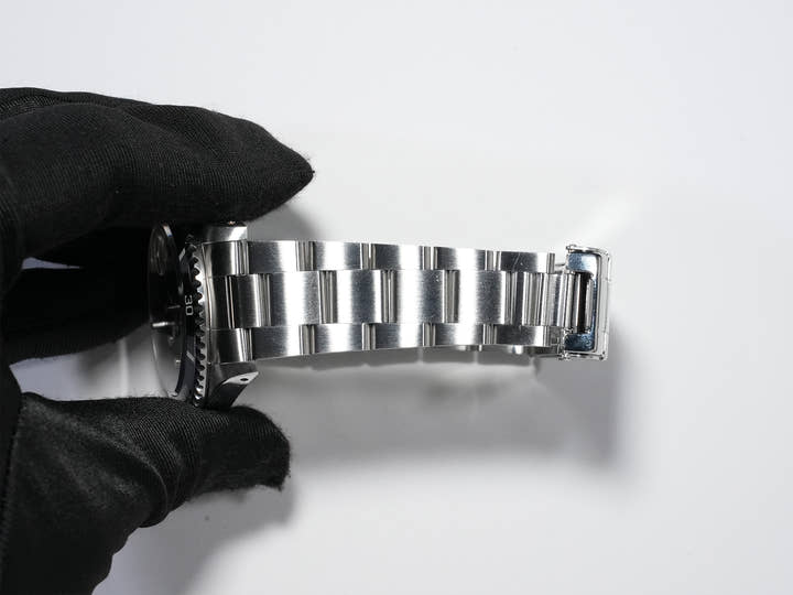 Rolex Submariner Date Ref. 16610 Stainless Steel Black Dial Used ix274fpa