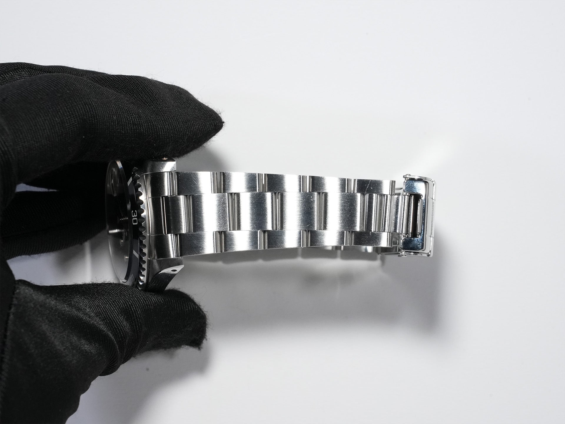 Rolex Submariner Date Ref. 16610 Stainless Steel Black Dial Used ix274fpa
