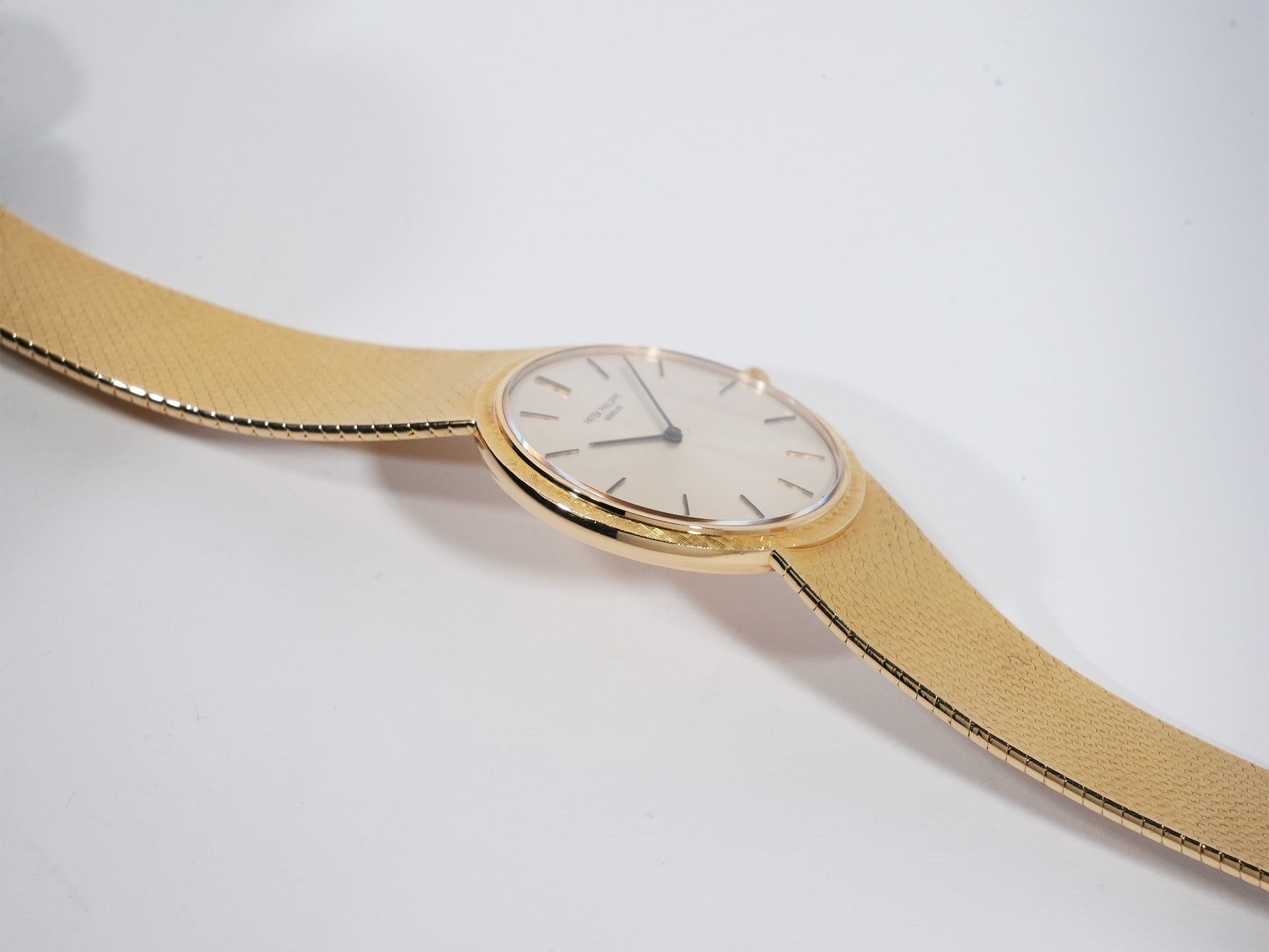 パテックフィリップ カラトラバ Ref.3520/012 イエローゴールド シルバー文字盤 美中古 6ab9om2x