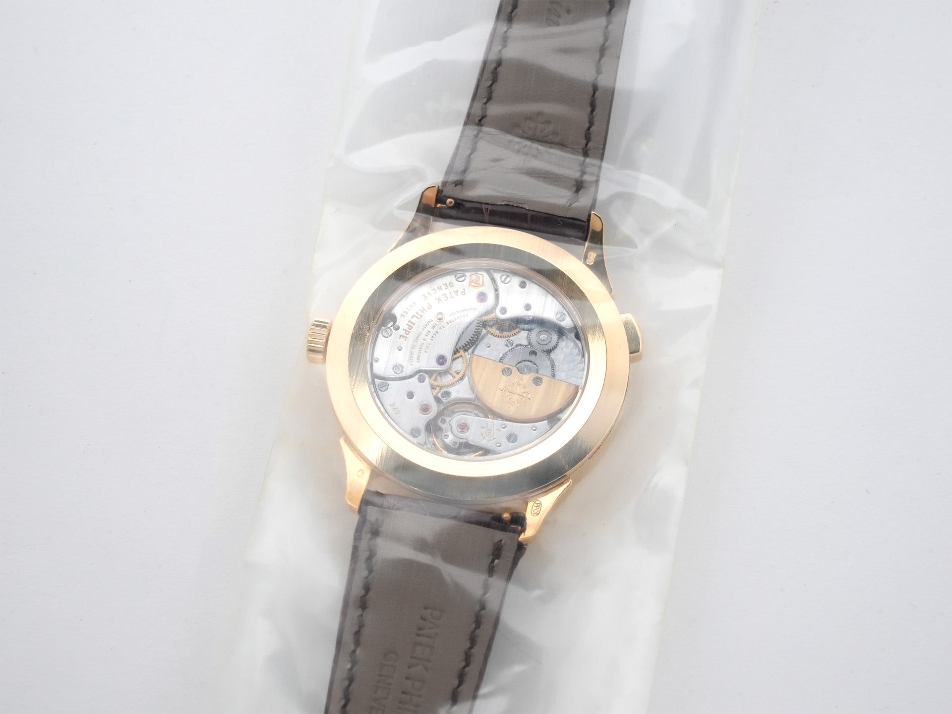 Patek Philippe World Time Cloisonné Ref. 5231J-001 Yellow Gold Cloisonné Dial Deadstock w9izef8z