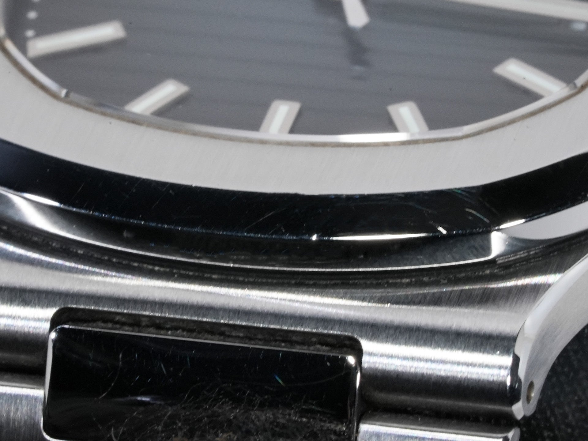 Patek Philippe Nautilus Ref. 5711/1A-010 Stainless Steel Blue Dial Used ddve4han