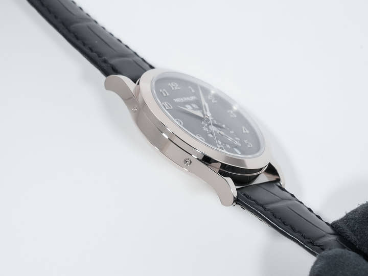 パテックフィリップ アニュアルカレンダー ムーンフェイズ Ref.5396G-014 ホワイトゴールド グレー文字盤 中古 qyvt4ve2