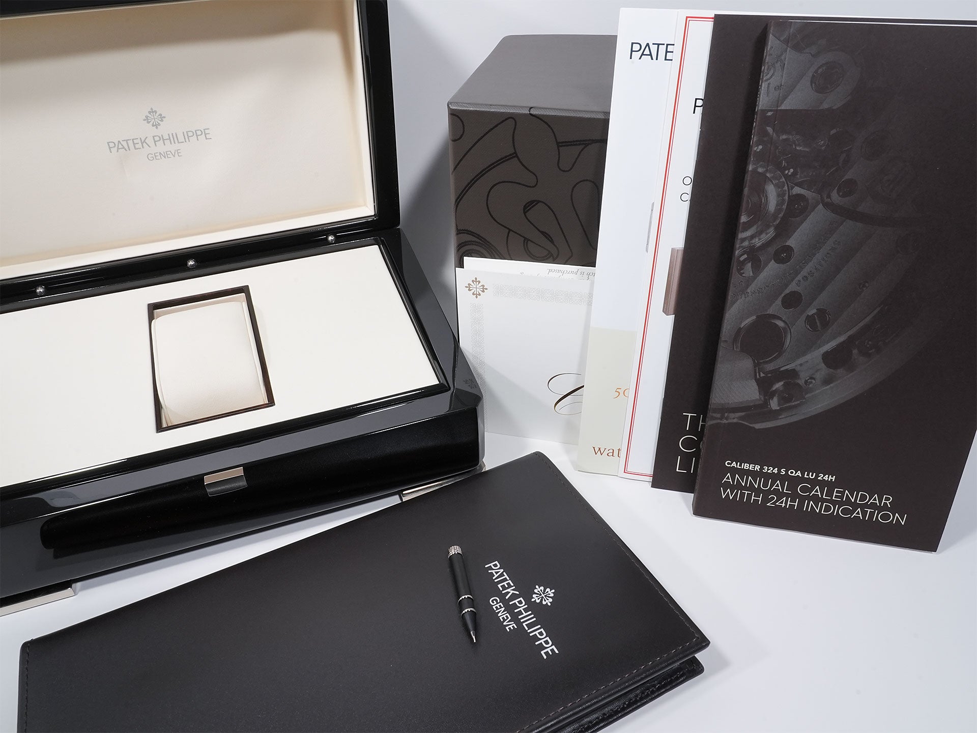パテックフィリップ アニュアルカレンダー ムーンフェイズ Ref.5396G-014 ホワイトゴールド グレー文字盤 中古 qyvt4ve2