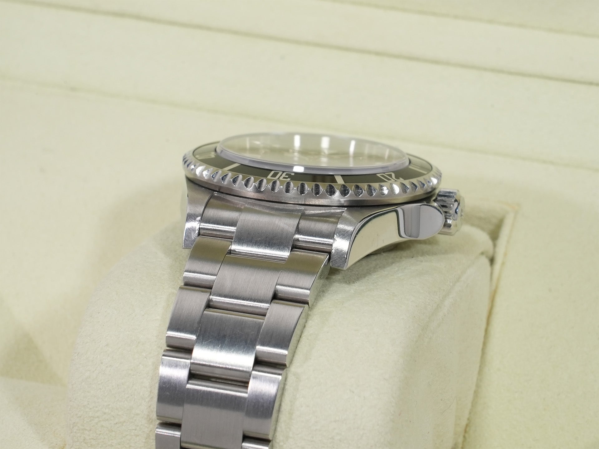 ロレックス シードゥエラー Ref.16600 ステンレススチール ブラック文字盤 中古 2iwr9noz