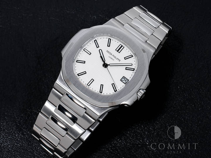 Patek Philippe Nautilus Ref. 5711/1A-011 Stainless Steel White Dial Used dwyfzfgc