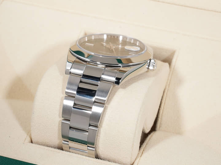 ロレックス デイトジャスト41 Ref.126300 ステンレススチール スレートローマン文字盤 オイスターブレスレット 美品 35adk9eu