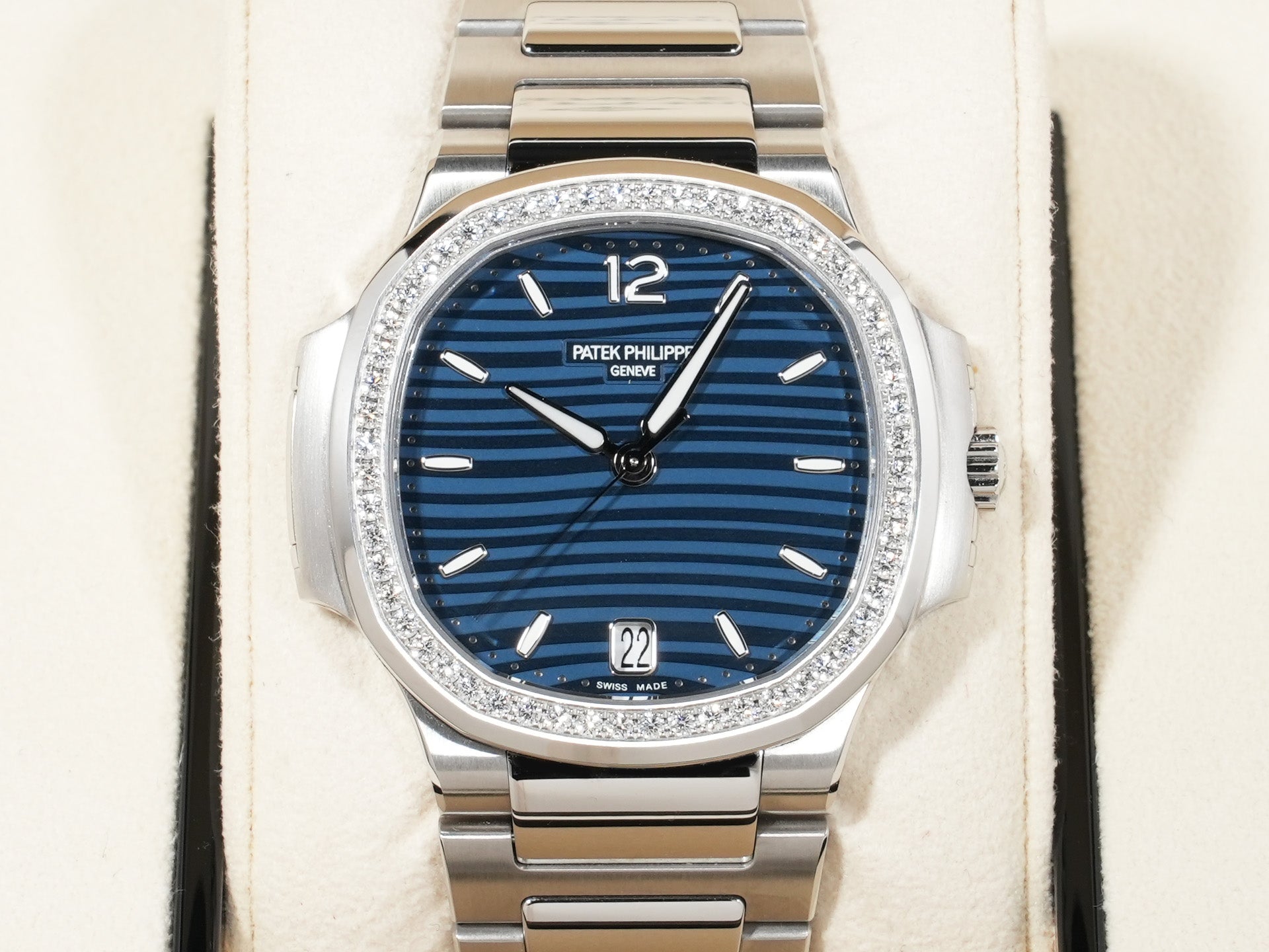 パテックフィリップ ノーチラス Ref.7118/1200A-001 ステンレススチール ブルー オパーリン文字盤 美品 pswprmm7