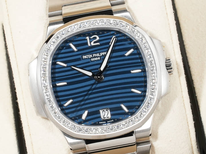 パテックフィリップ ノーチラス Ref.7118/1200A-001 ステンレススチール ブルー オパーリン文字盤 美品 pswprmm7